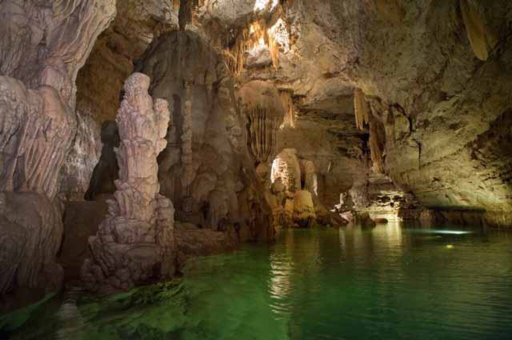 natural bridge caverns