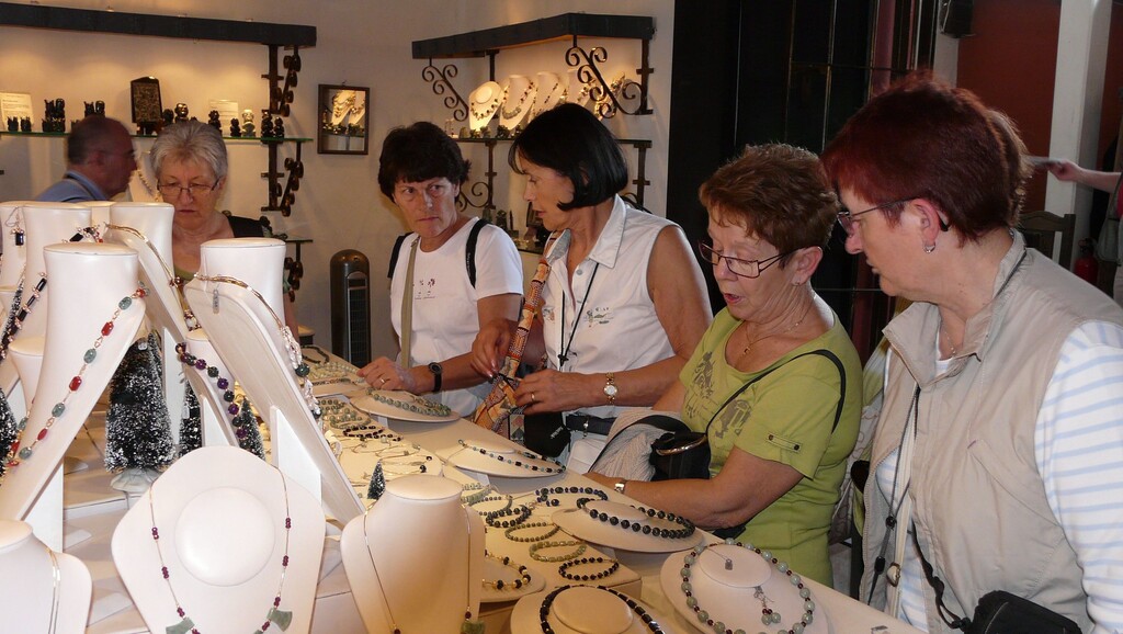 11251244Em0904_Antigua Magasin de Jade