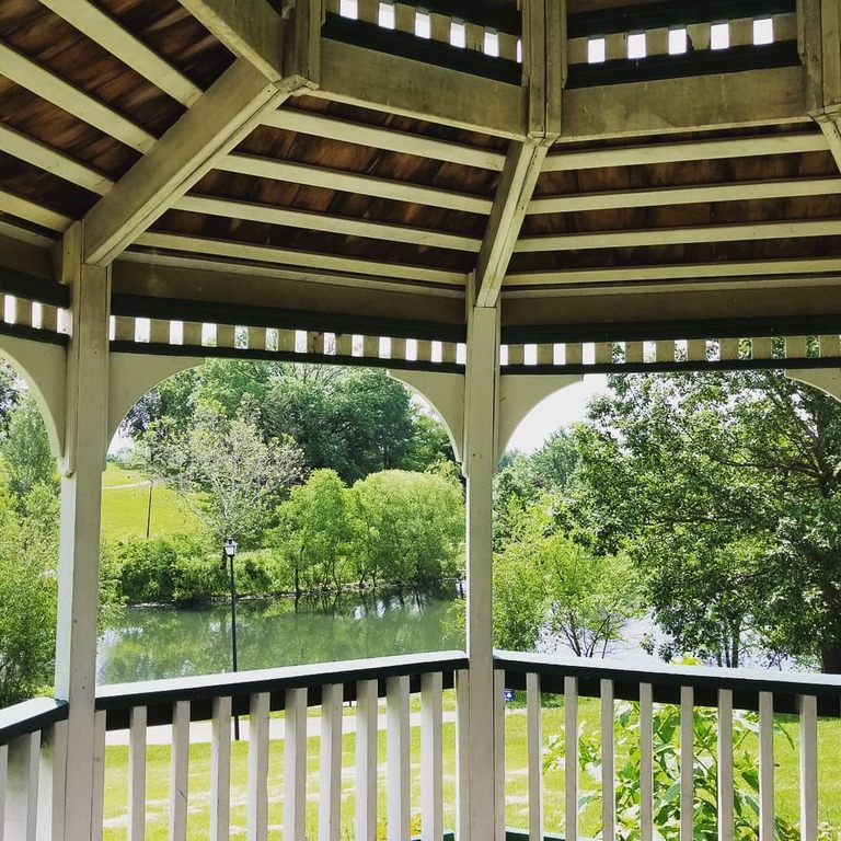 things to do in moline illinois | stroll around prospect park