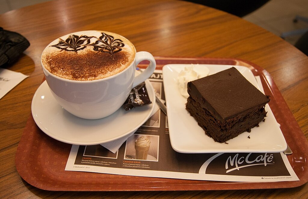 Coffee and cake (8400386474)