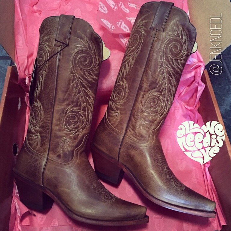When in Texas… #boots #cowboy #cowgirl #austin #wedding #dance #twostep #bootscootin