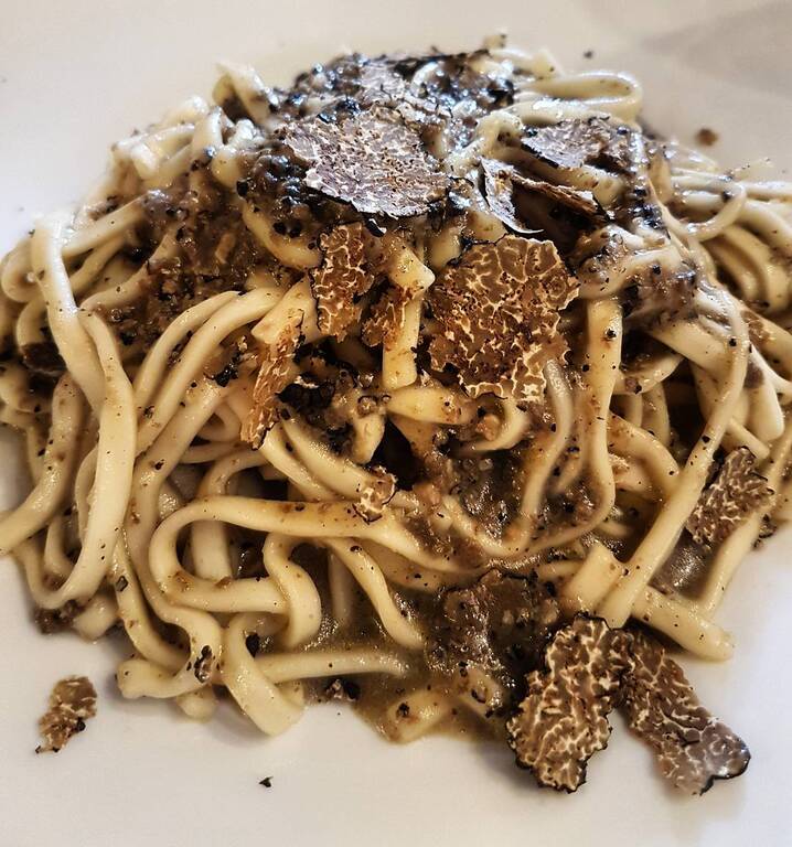 things to do in assisi | feast on fresh pasta at trattoria pallotta assisi