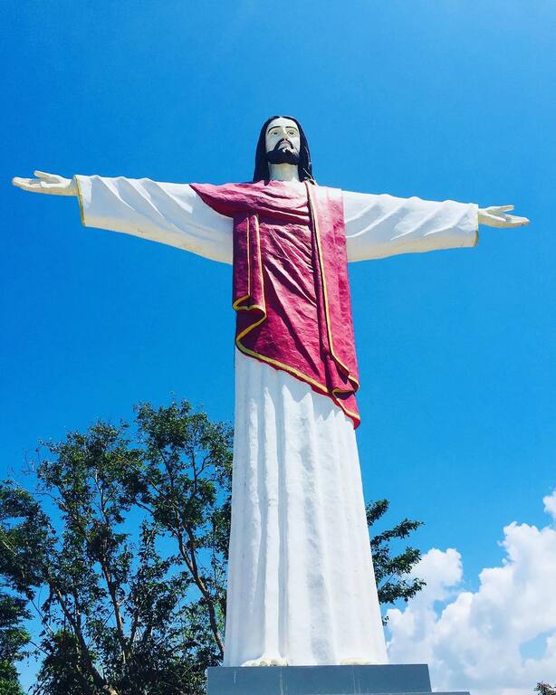 visit the christ the redeemer statue