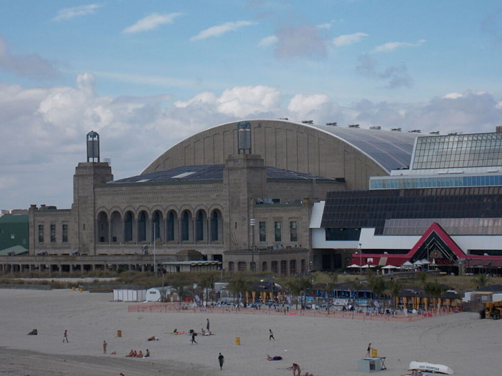 2014 Boardwalk Hall 01