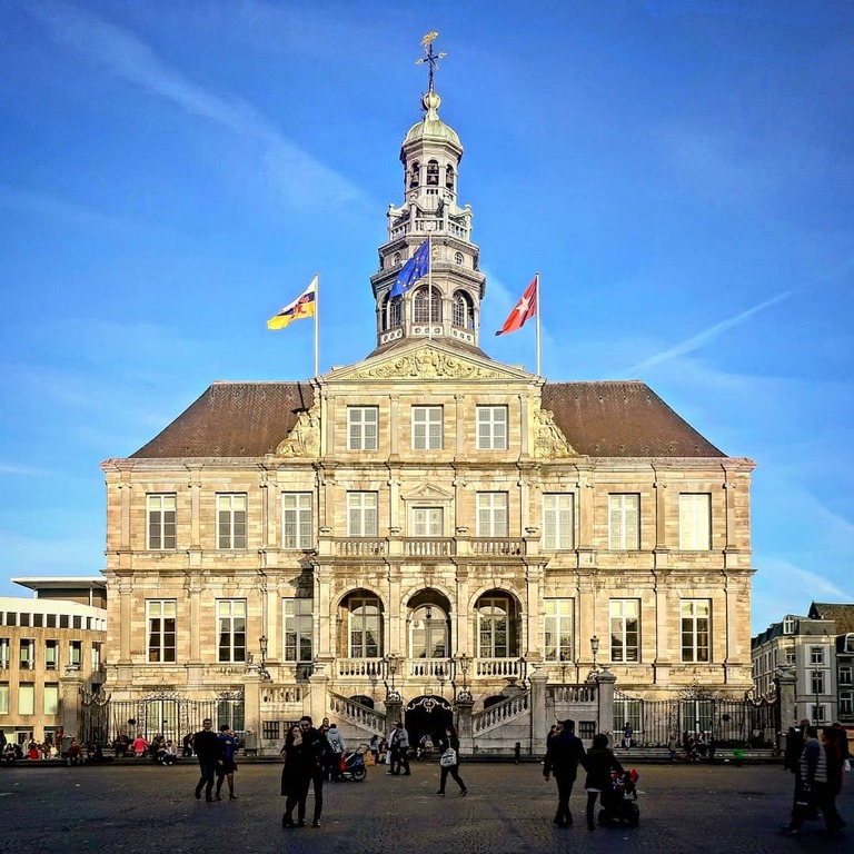 things to do in maastricht | go shopping at market square
