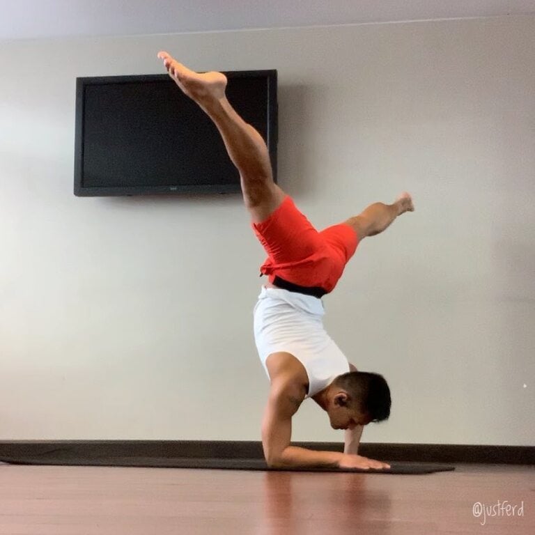 things to do in chicago airport | do some yoga at the airport's yoga room