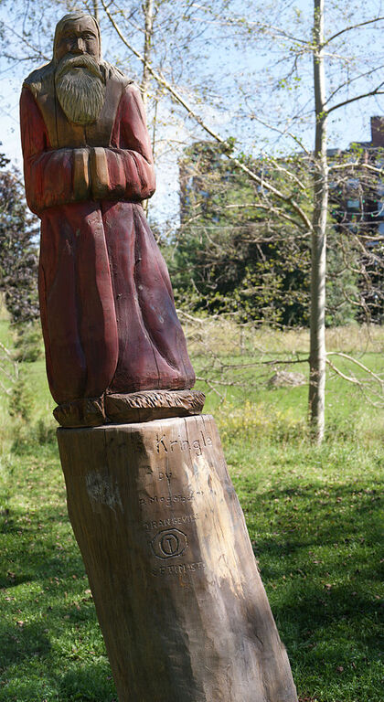 Tree sculpture
