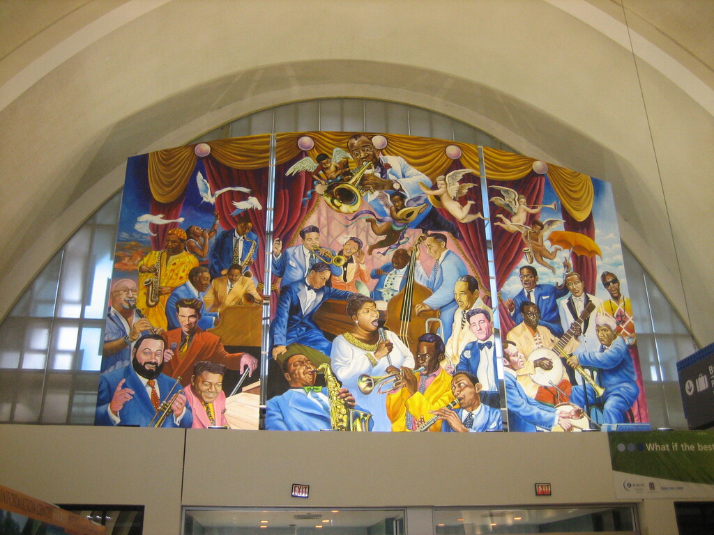 ArmstrongAirportJazzMural