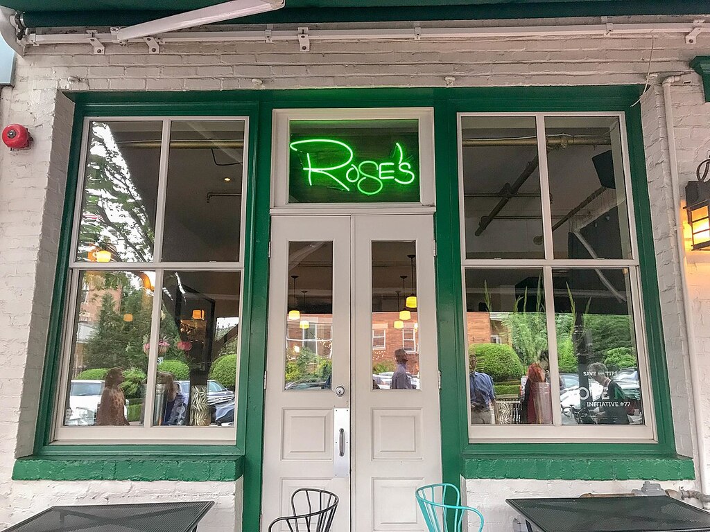 Rose's Luxury (27653684867)