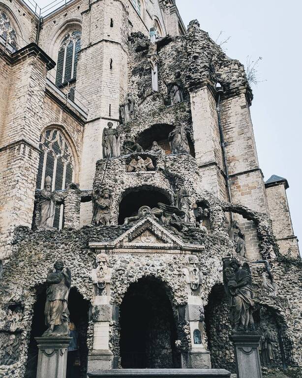 things to do in antwerp | pray at st. paul’s church
