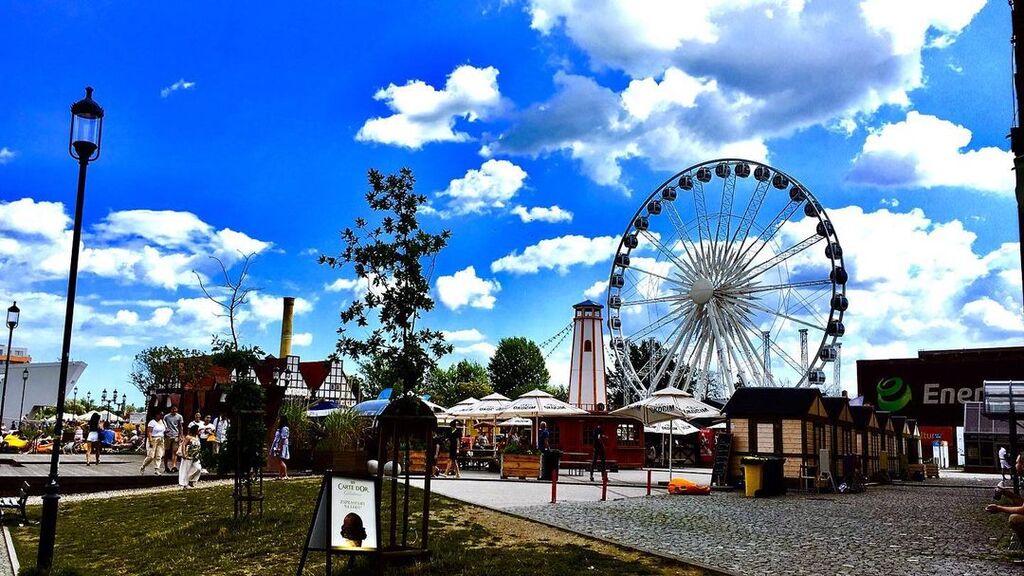 things to do in gdansk poland | treat your eyes to panoramic views of the city from ambersky wheel