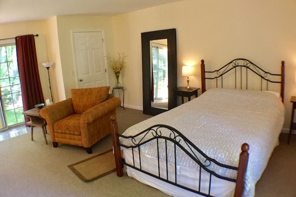 14 Best Airbnb Vacation Rentals In Danbury, CT Updated 2024 Trip101