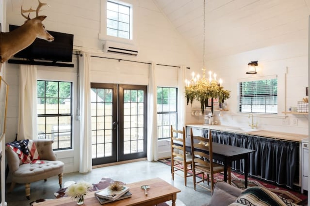 Top 9 Airbnb Vacation Rentals In & Around La Vergne, Tennessee