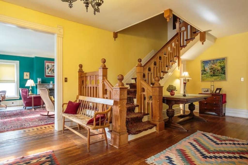 Top 10 Airbnb Vacation Rentals In Batavia, Illinois Updated 2024