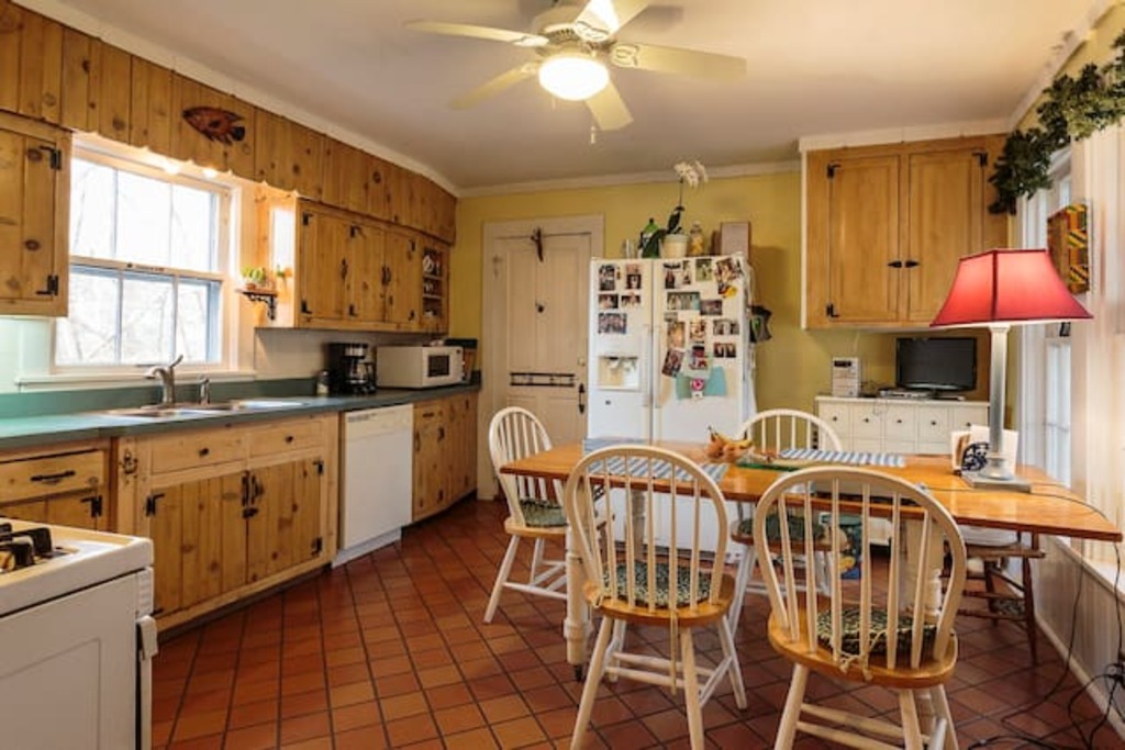 Top 10 Airbnb Vacation Rentals In Batavia, Illinois Updated 2024