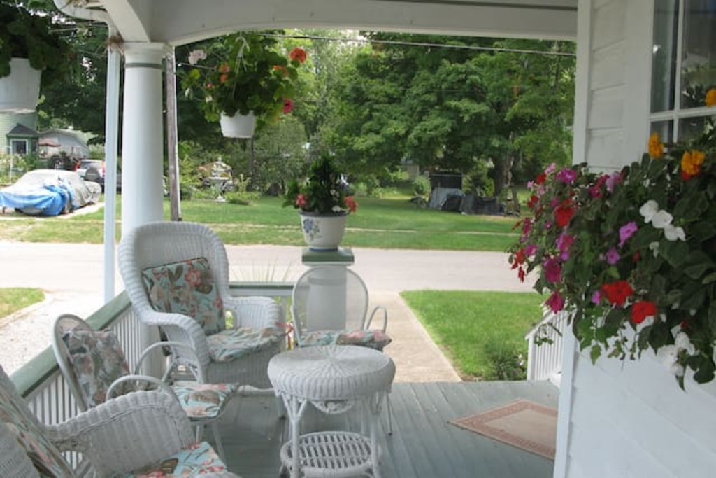 Top 11 Airbnb Vacation Rentals In Port Burwell, Canada Updated 2024