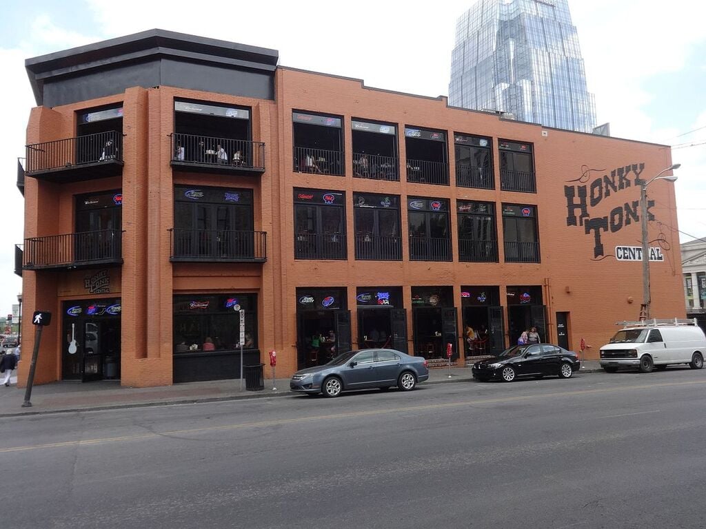 Honky Tonk Central (West face)
