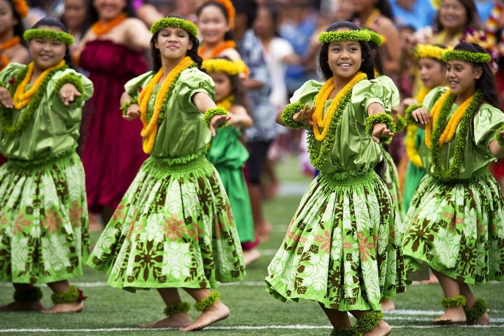 Hawaiian Hula Dancers Aloha