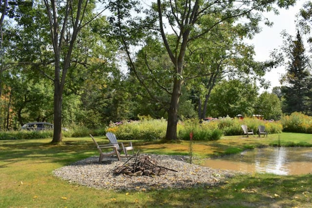 Top 11 Airbnb Vacation Rentals In Cowansville, Canada Updated 2024