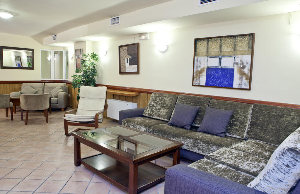 Guest lounge