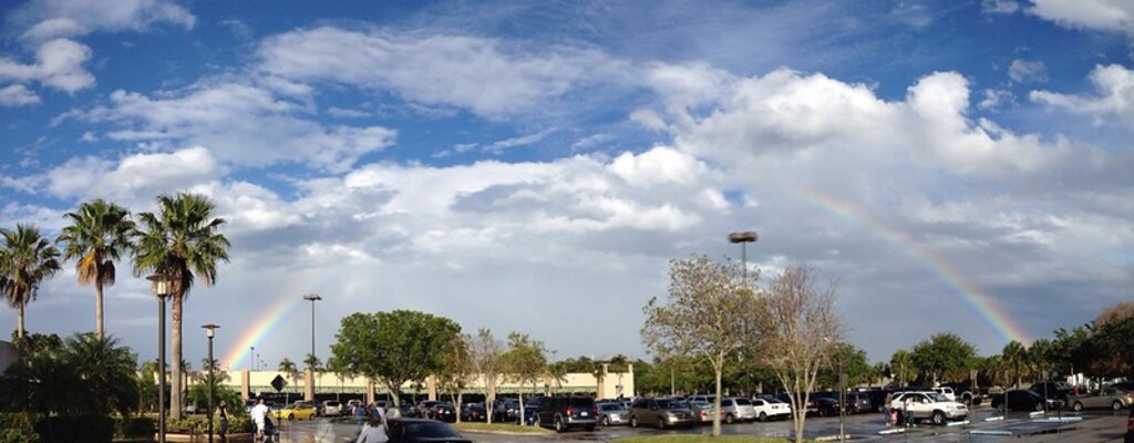 Coastland Center - Naples, FL