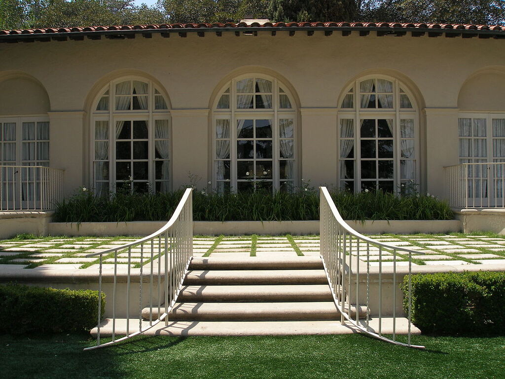 Kellogg Mansion 1