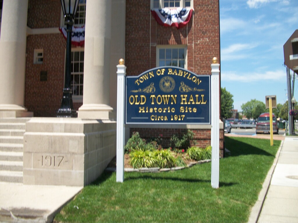 Babylon Town Hall