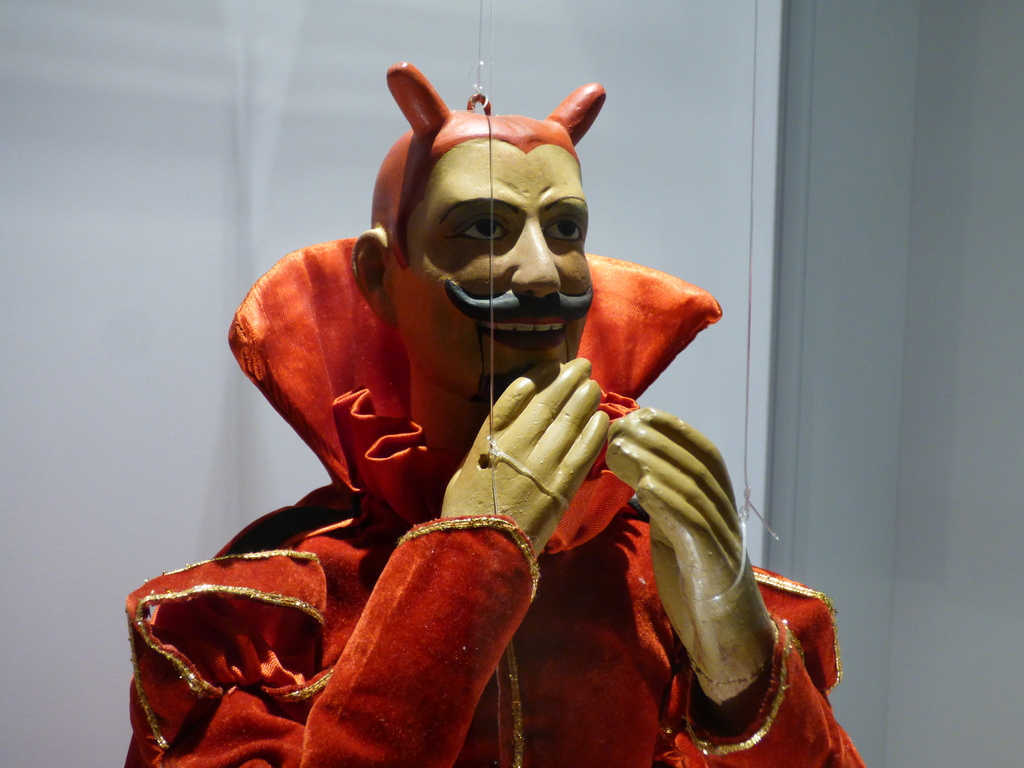 Titeres (puppet)