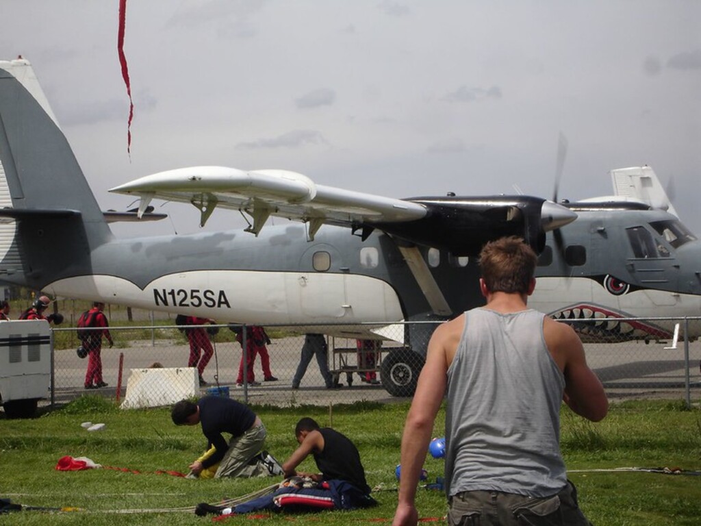 skydiving he-men