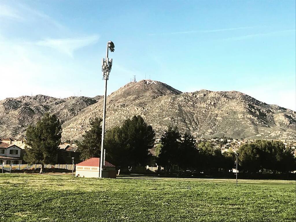 things to do in moreno valley california | listen to a live band at towngate memorial park