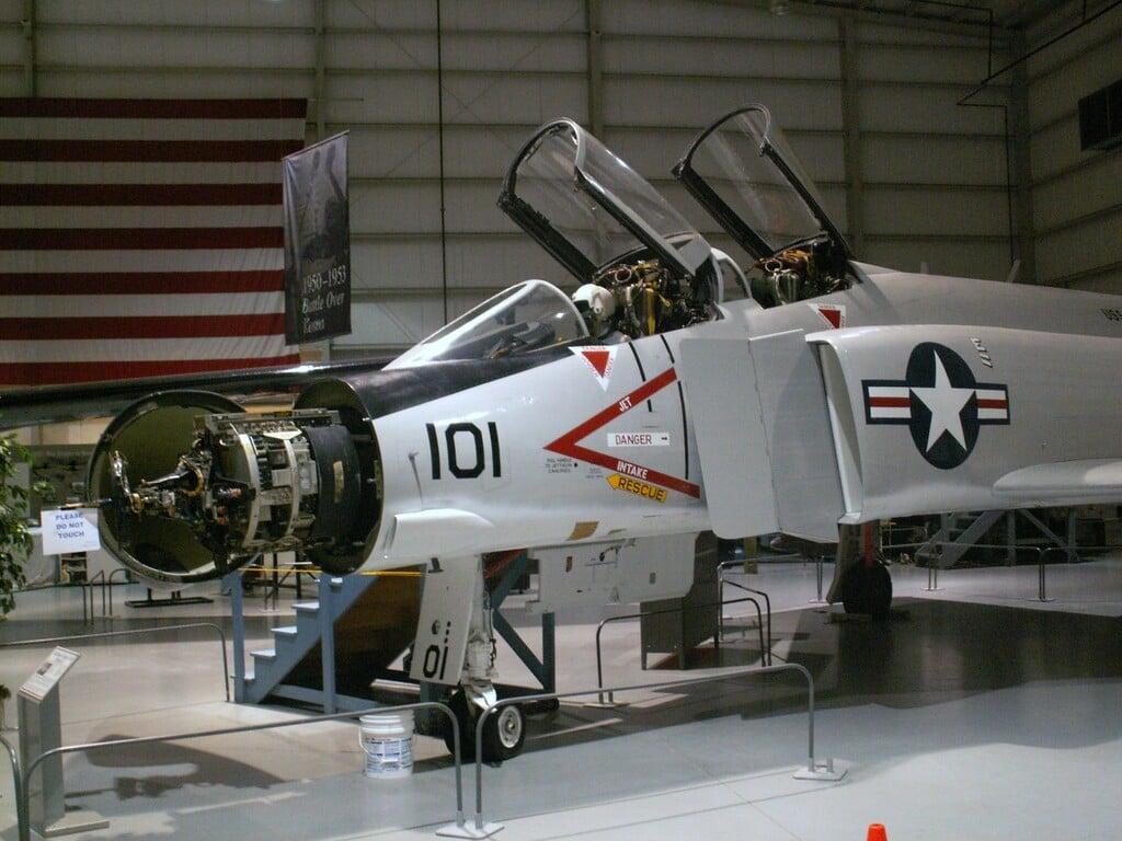 F4B 152256 WOE