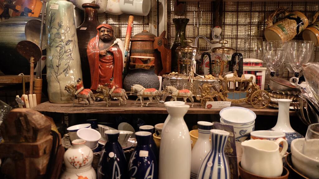 Display in an antique shop