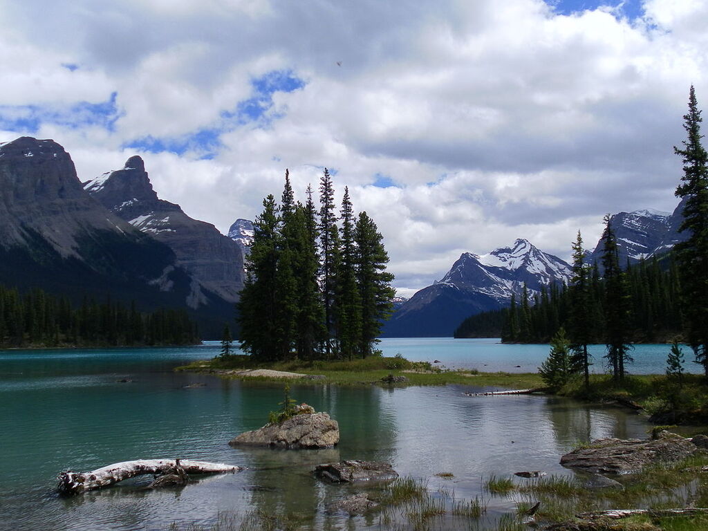 Maligne Lake in Jasper National Park