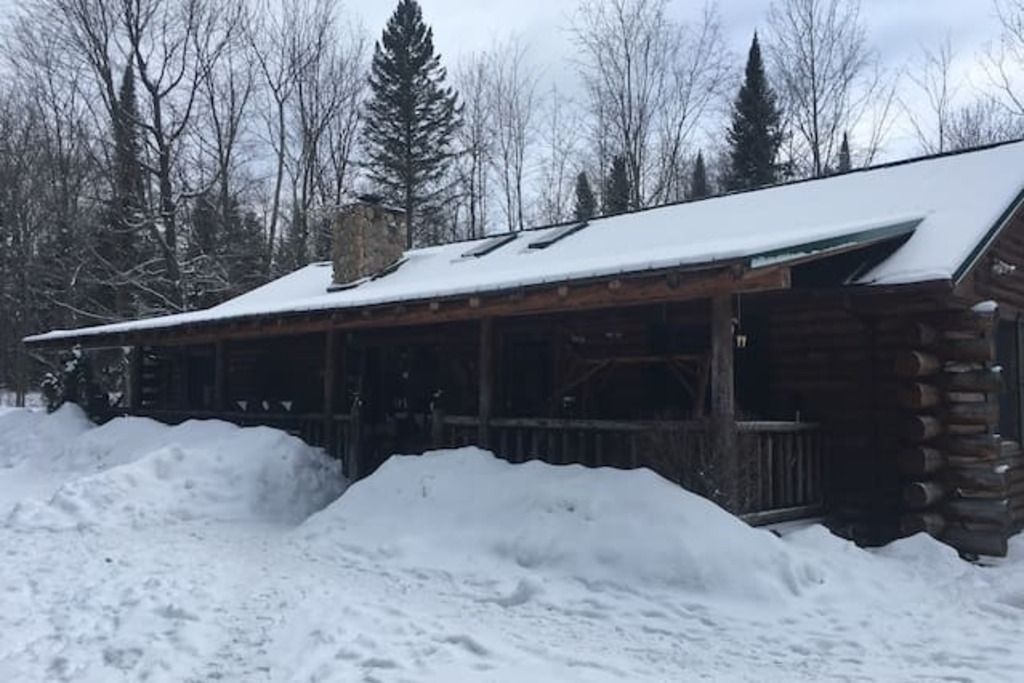 10 Best Airbnb Vacation Rentals In Cheboygan, Michigan Updated 2024