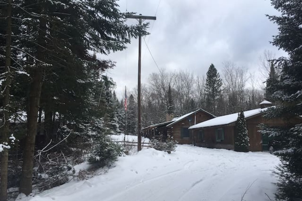 10 Best Airbnb Vacation Rentals In Cheboygan, Michigan Updated 2024