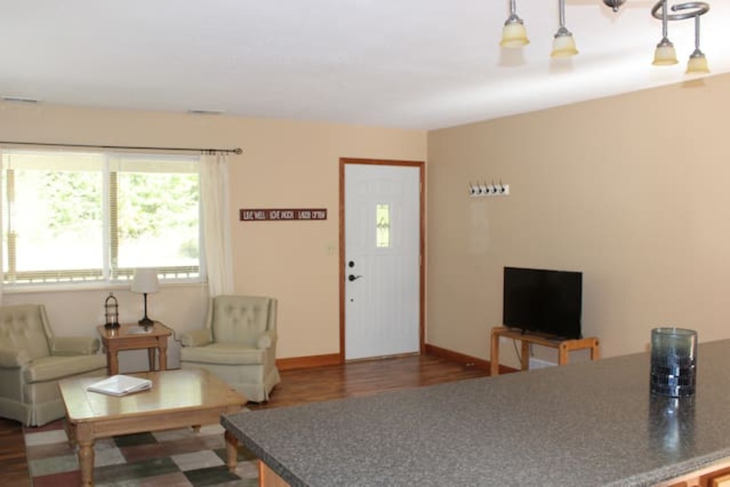 10 Best Airbnb Vacation Rentals In Cheboygan, Michigan Updated 2024