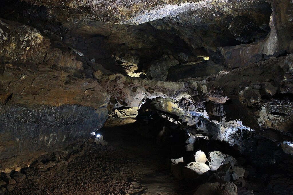 Gruta do Carvão, São Miguel Island, Azores, Portugal (22895222153)