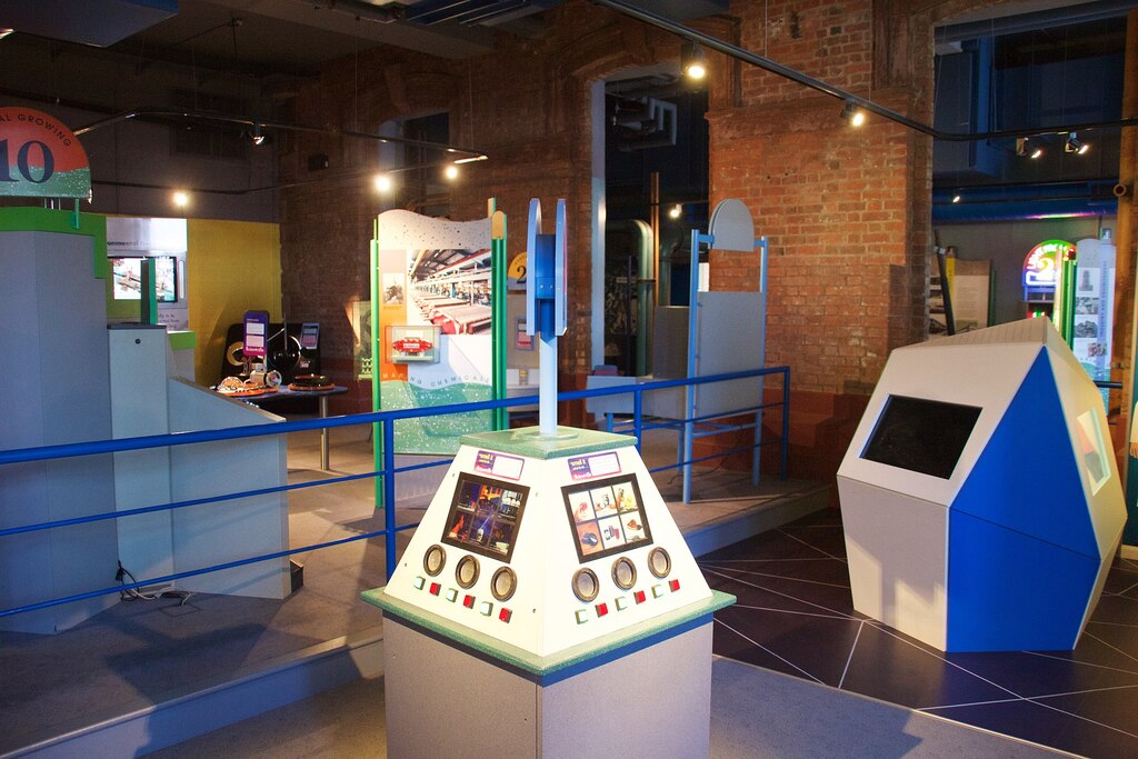 Catalyst exhibits 09