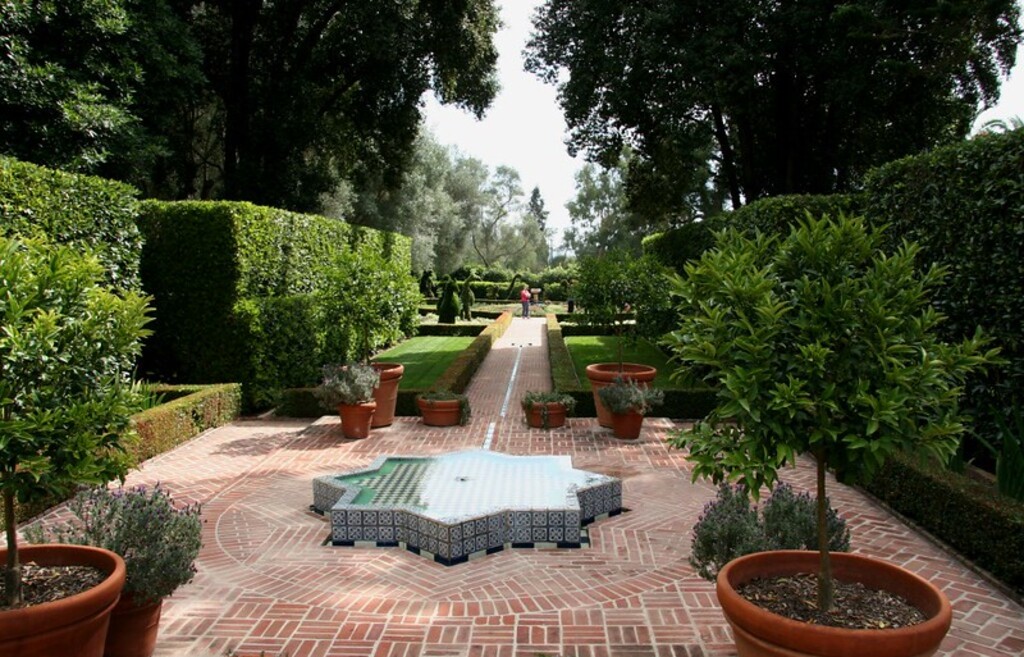 Star-shaped fountain, The Parterre, Lotusland