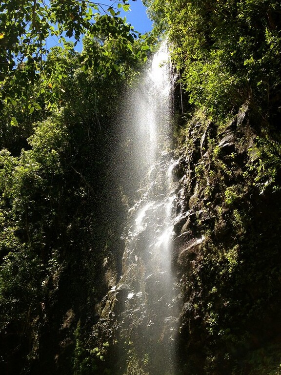 Uluwehi Falls