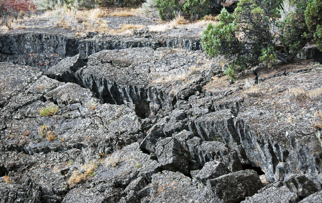 Basalt (Hell's Half Acre Lava Field, Holocene, 5.2 ka; northeast of Blackfoot, Idaho, USA) 10