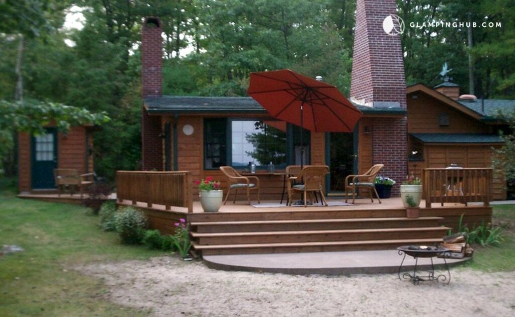 Waterfront Cottage Rental on Beaches of Lake Huron in Greenbush