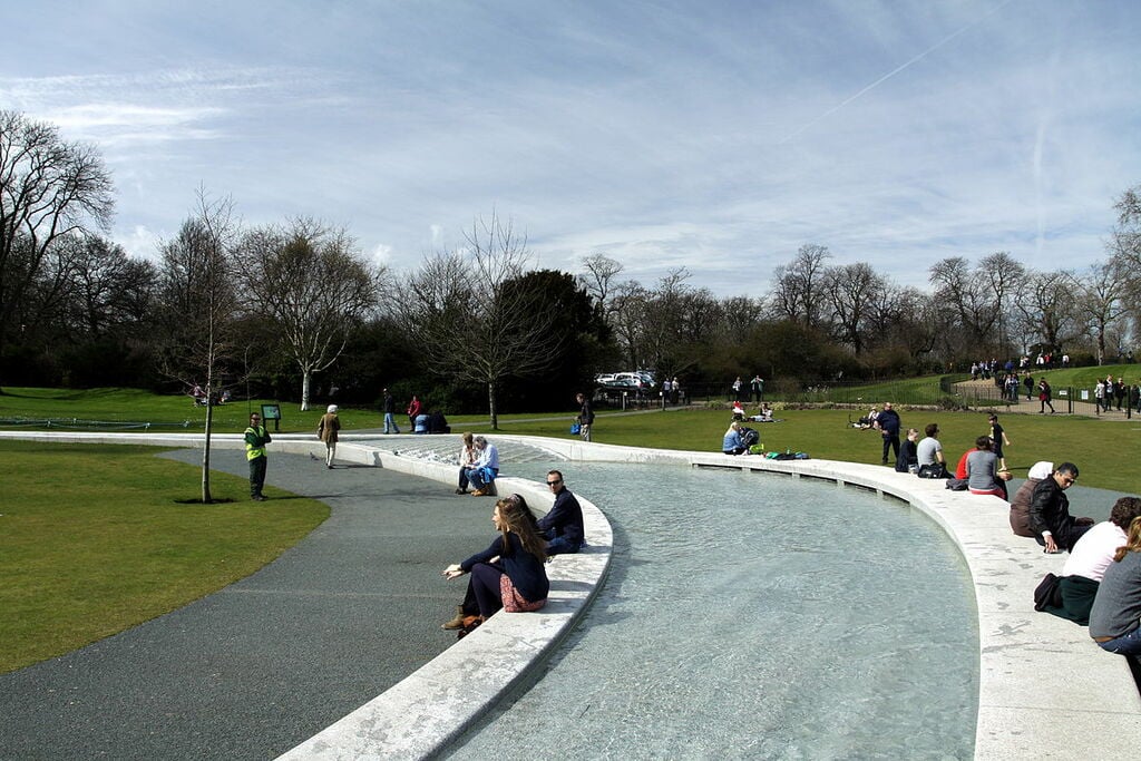 Diana, Princess of Wales Memorial Fountain in the City of Westminster in London, spring 2013 (3)