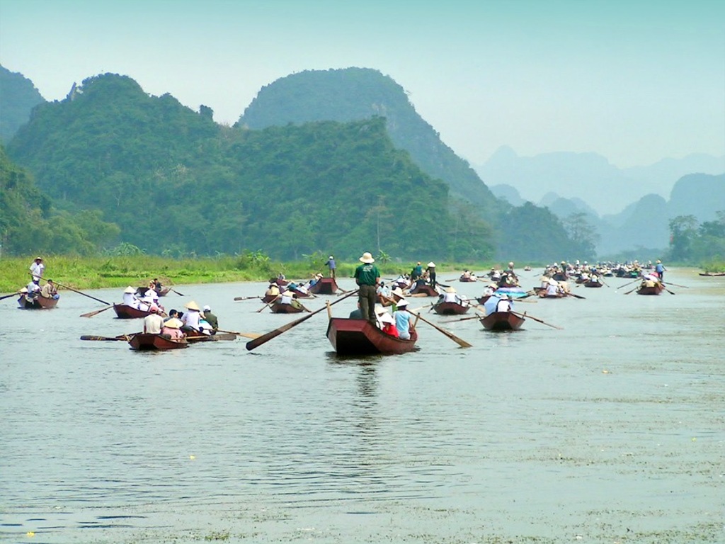 VN Chua Huong1 tango7174