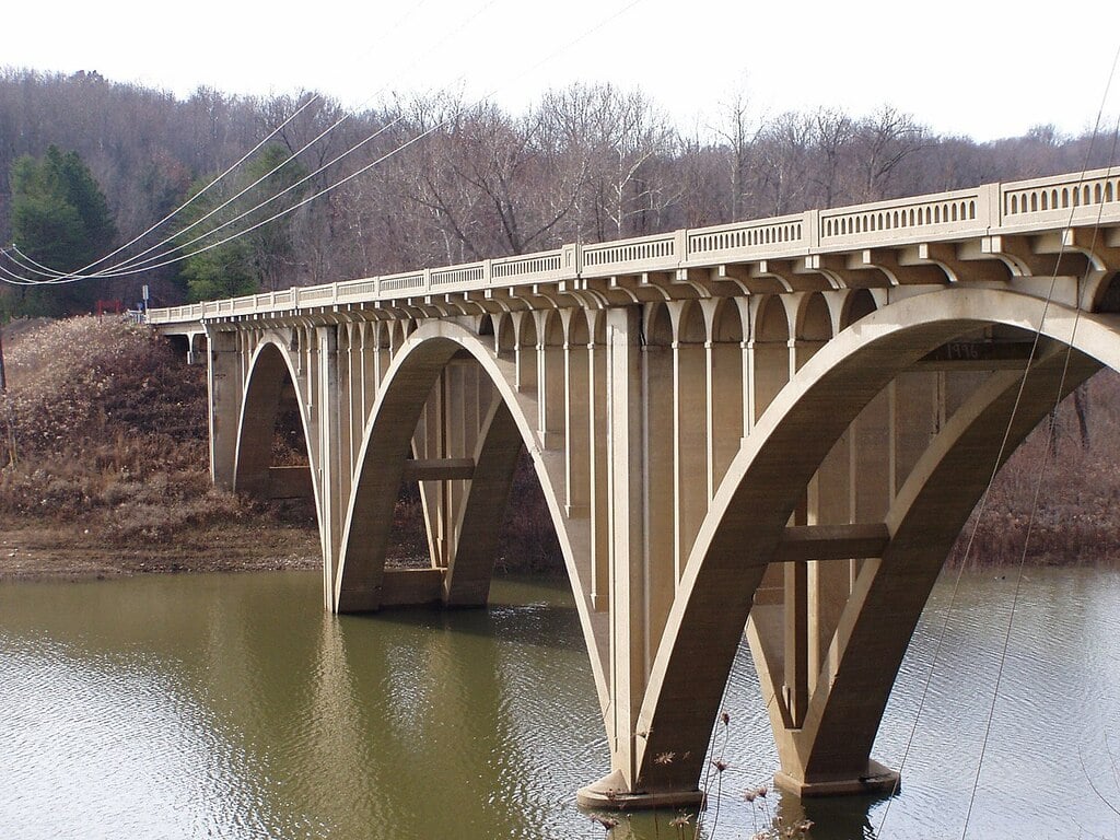 SR 42 Cagles Mill Lake PB260032