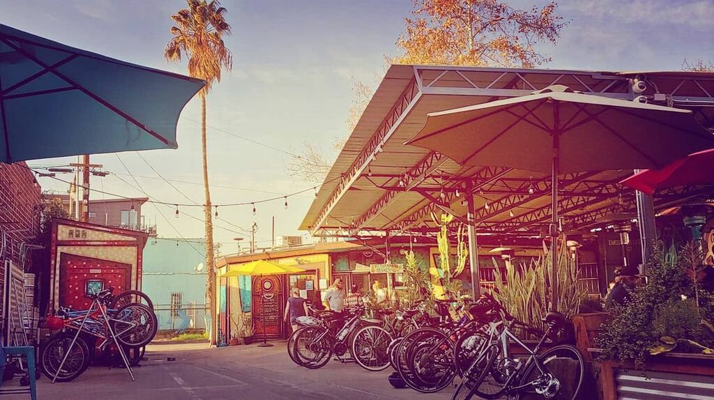 kid friendly restaurants in los angeles | spoke bicycle cafe