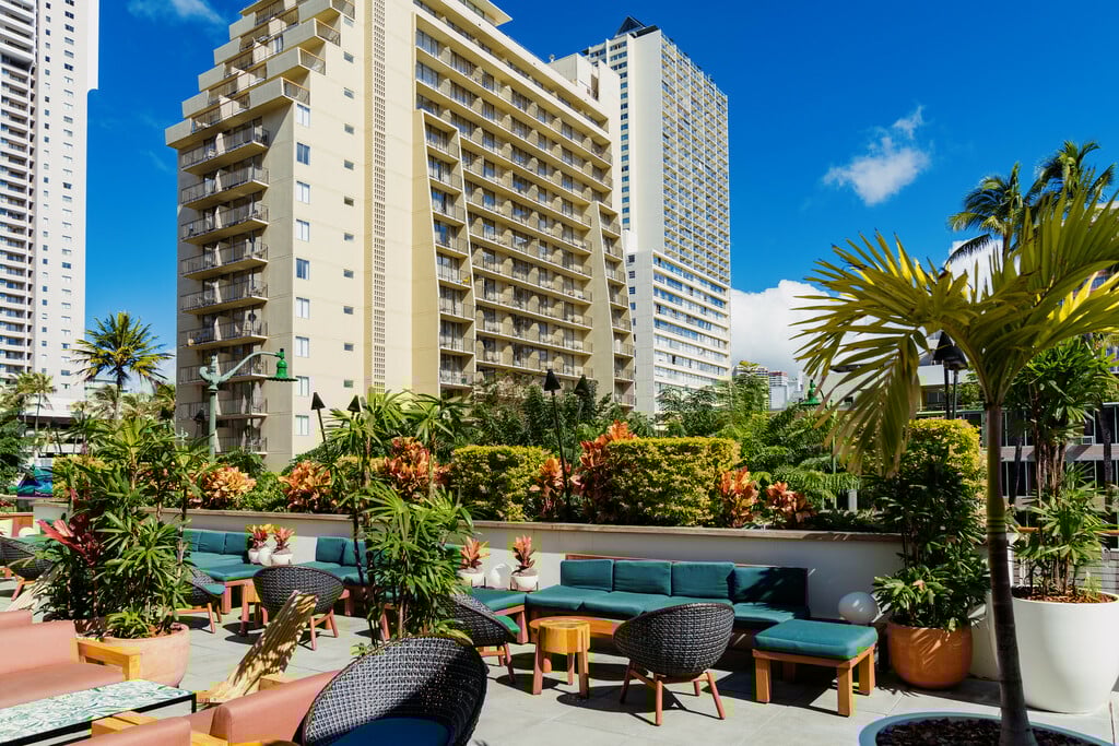 10 Best Rooftop Bars In Waikīkī, Hawaii Trip101