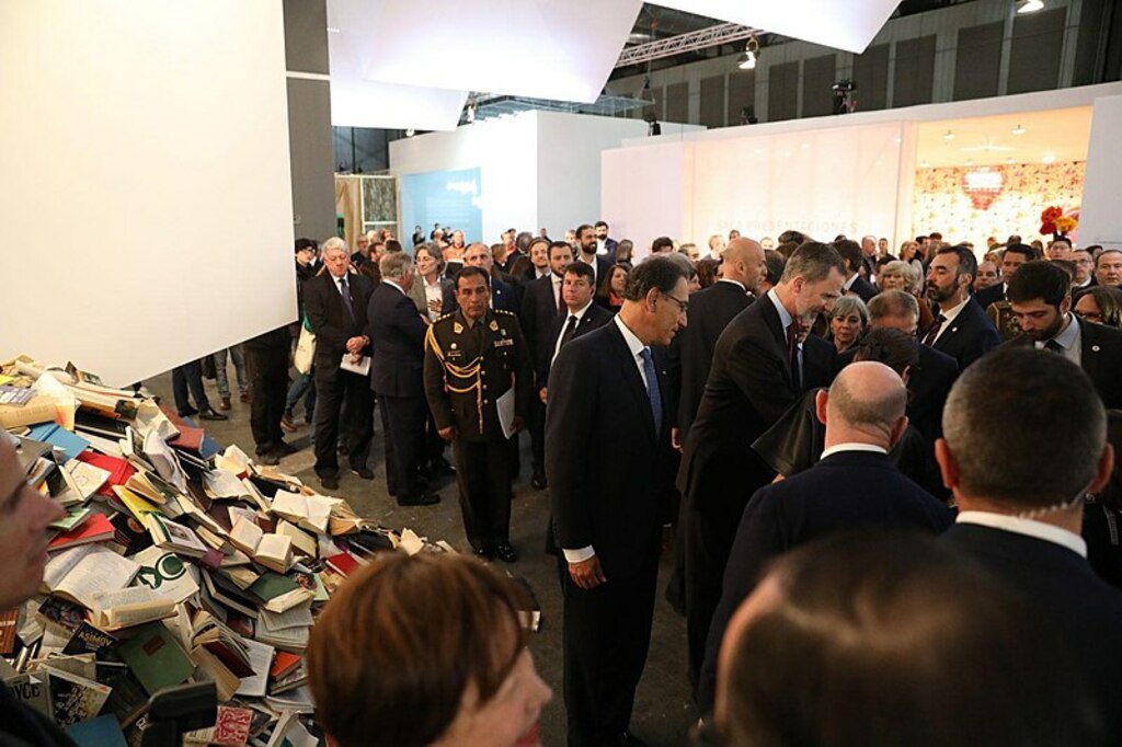 Marta Higueras acompaña a los Reyes en el recorrido por ARCOmadrid 2019 04