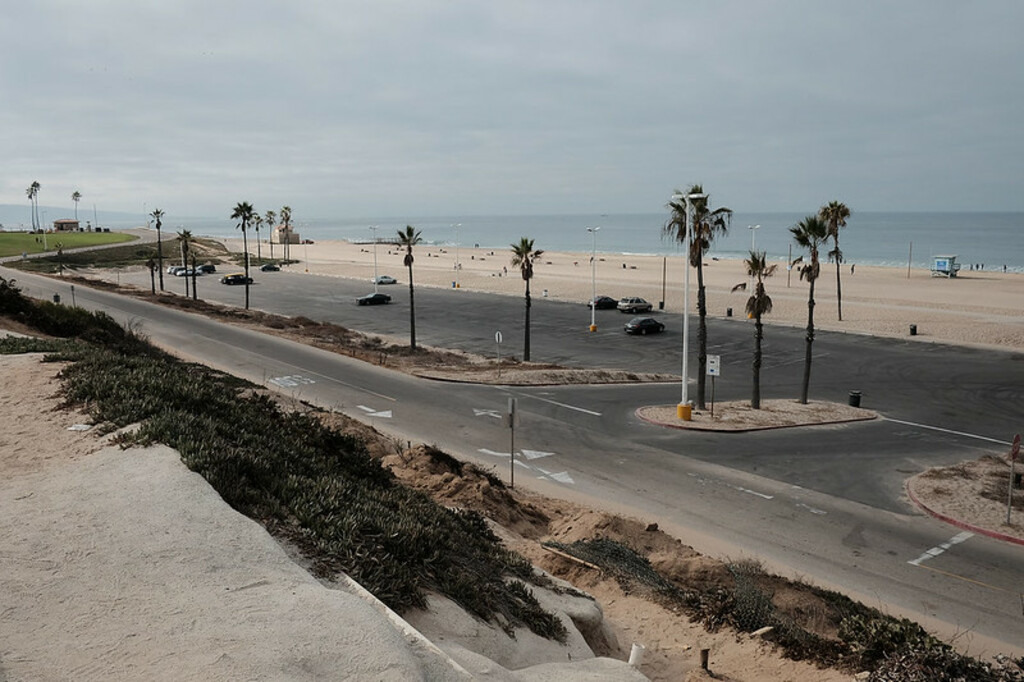 Dockweiler beach