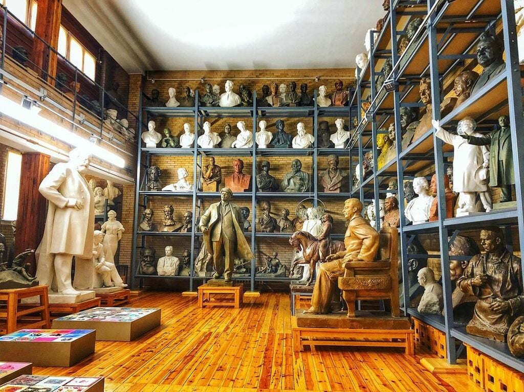 things to do in minsk belarus | discover the stunning zair azgur memorial museum and workshop